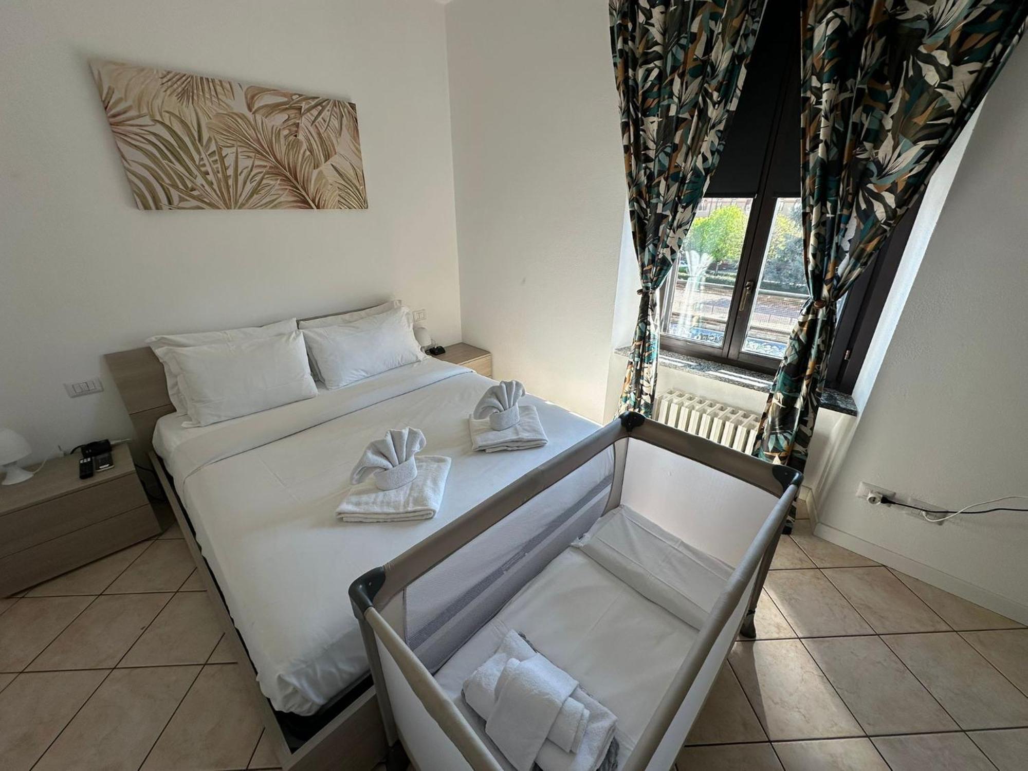 Ourjoy & Skyjoy Condo Units - Via M Gioia, 47 - Strong Wifi, 1 Private Parking, Central Station, Milan, Milan