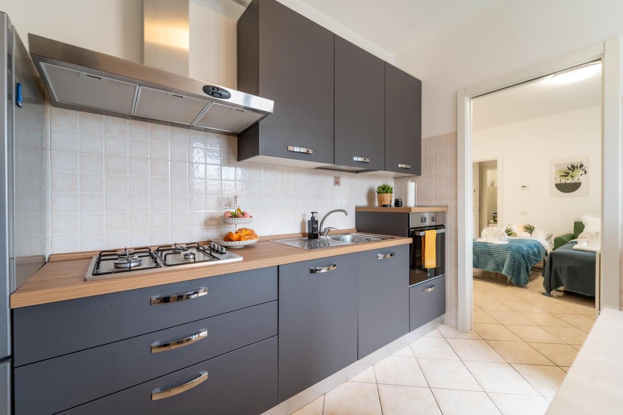 Ourjoy & Skyjoy Condo Units - Via M Gioia, 47 - Strong Wifi, 1 Private Parking, Central Station, Milan — Photos 3